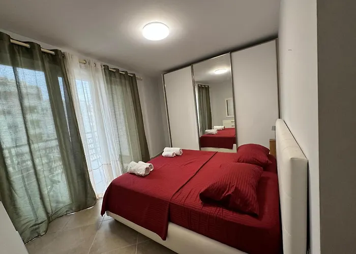 Diem Apartment Near Pazari I Ri