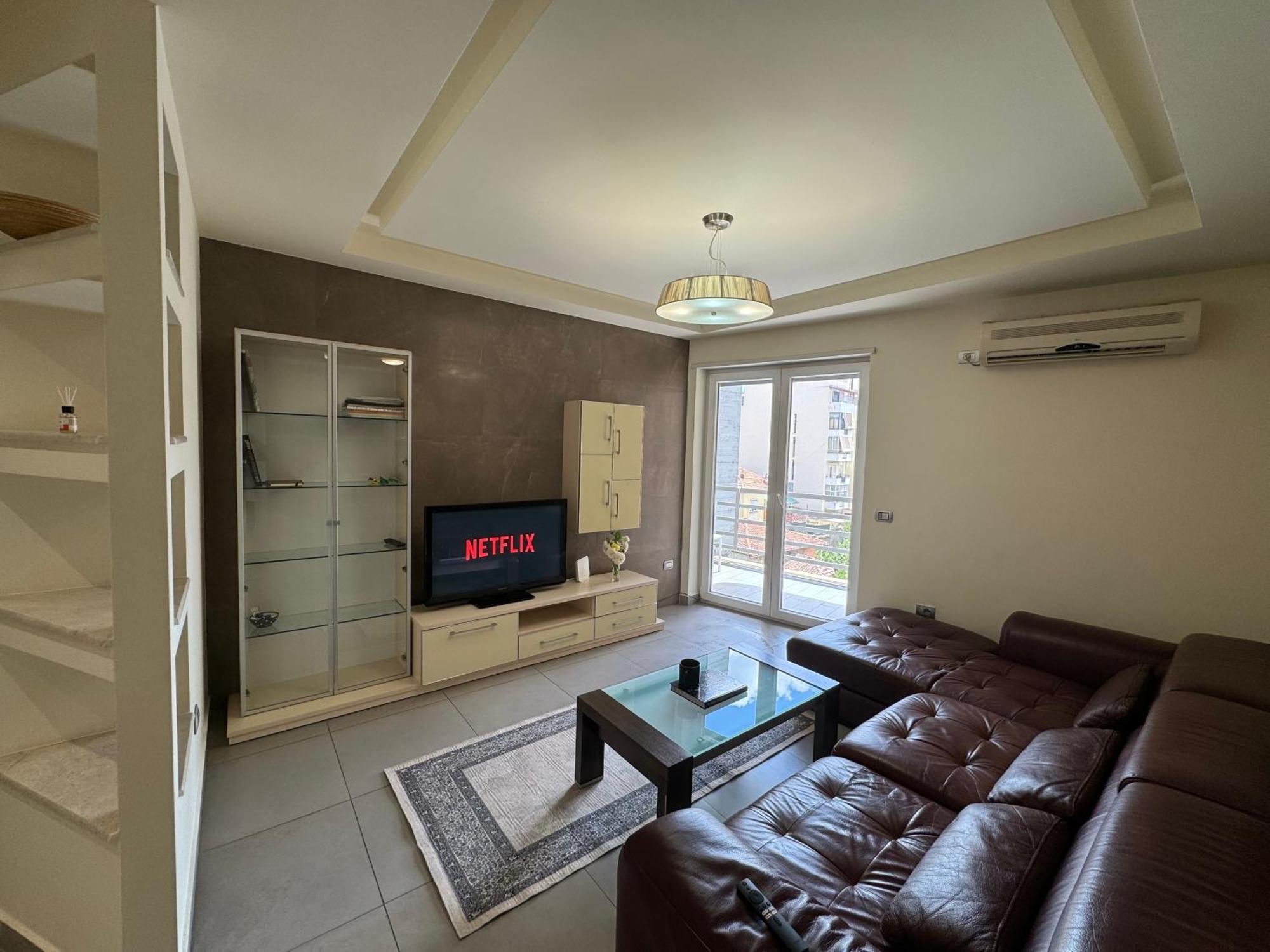 Apartment Diem Near Pazari I Ri *