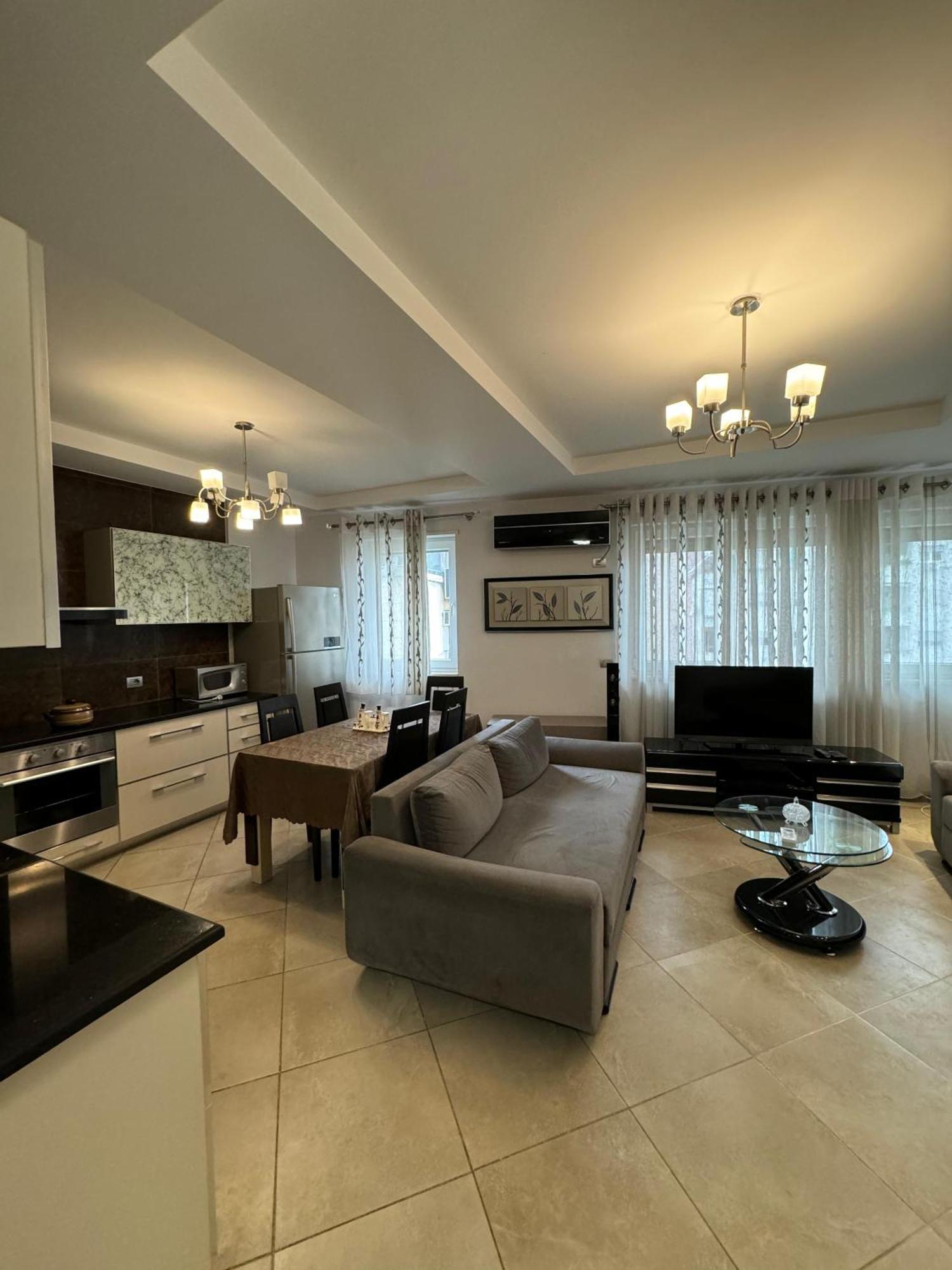 Apartment Diem Near Pazari I Ri *