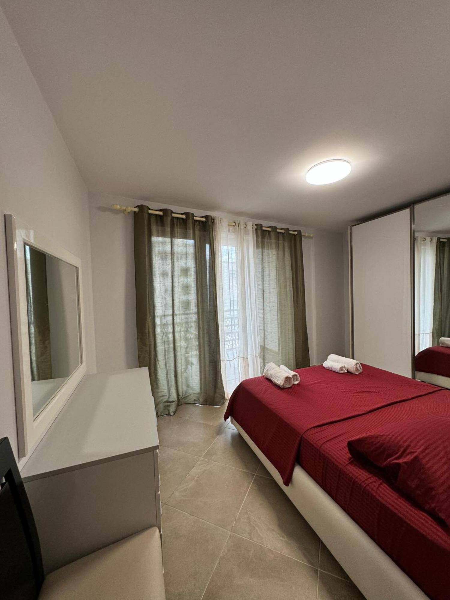 Apartment Diem Near Pazari I Ri